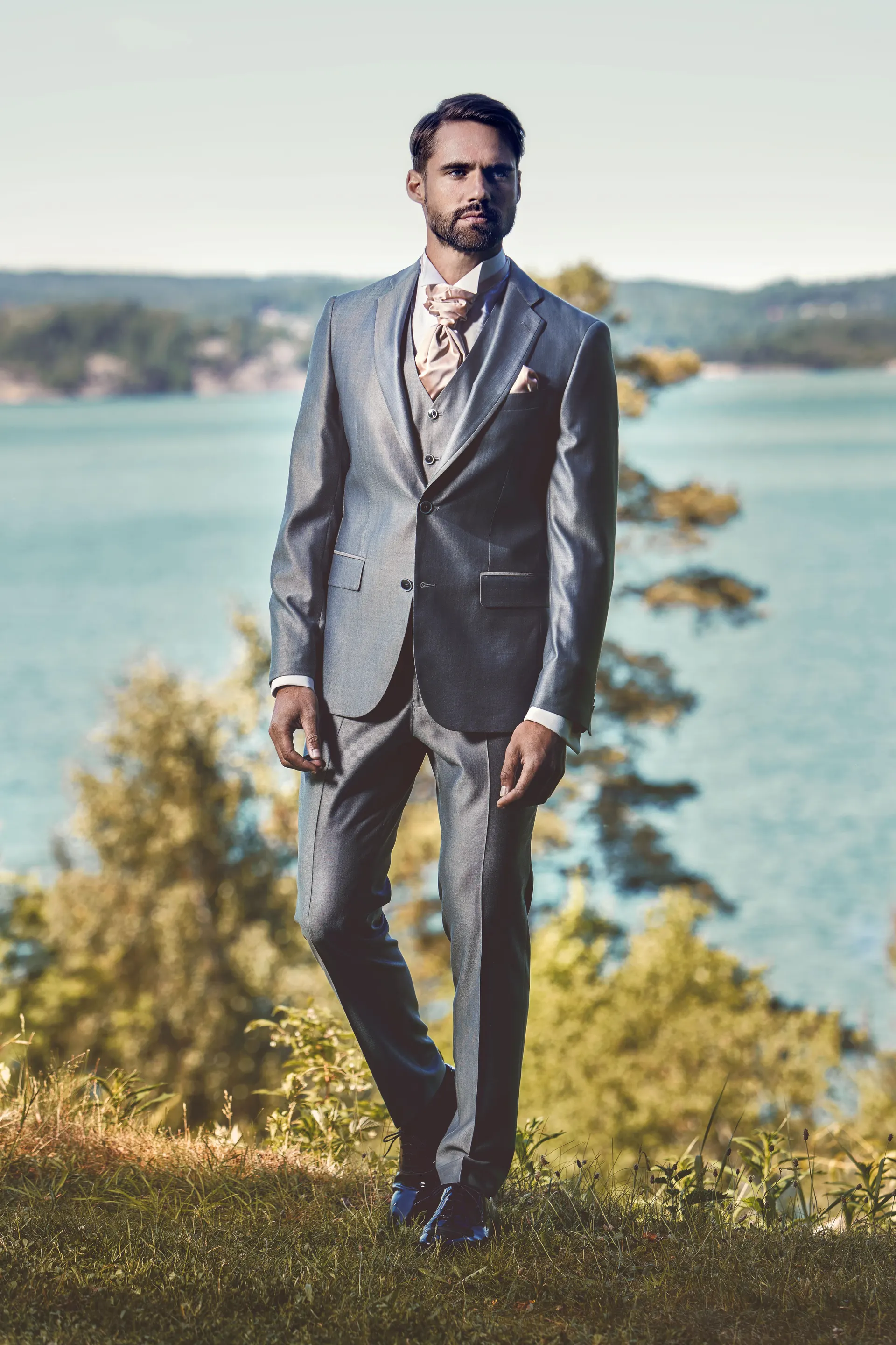 Seremonidress med vest og pastrone
